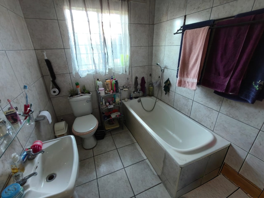 4 Bedroom Property for Sale in Oos Einde North West
